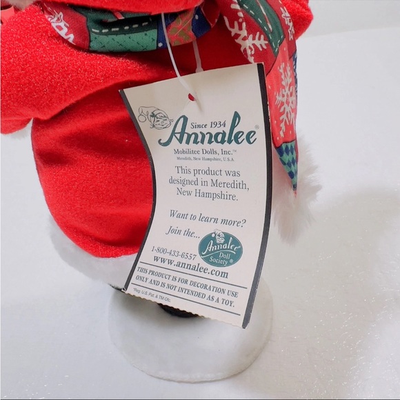 ANNALEE NWT "To the SNOWBALL" WOMAN W GIFTS COLLECTIBLE HOLIDAY MOBILITEE DOLLS - Picture 4 of 12